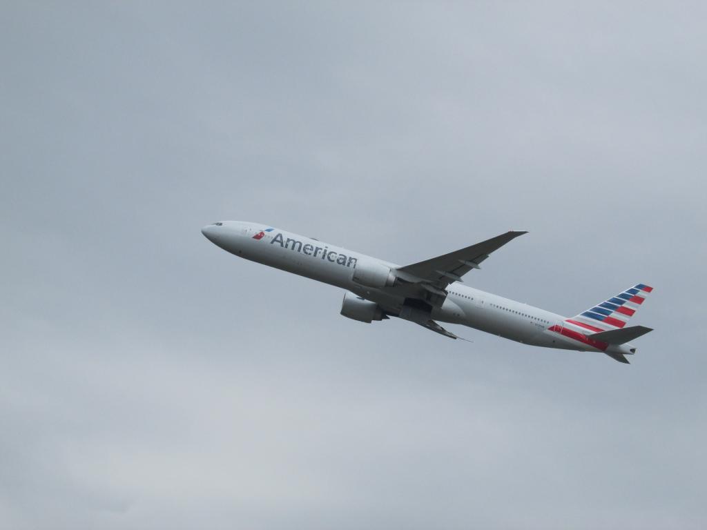 American Airlines' Stock Rallies After Cowen Raises Rating, Price Target