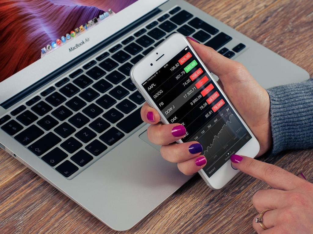 10 Personal Finance Apps For Teens And Young Adults Benzinga - 10 personal finance apps for teens and young adults managing money