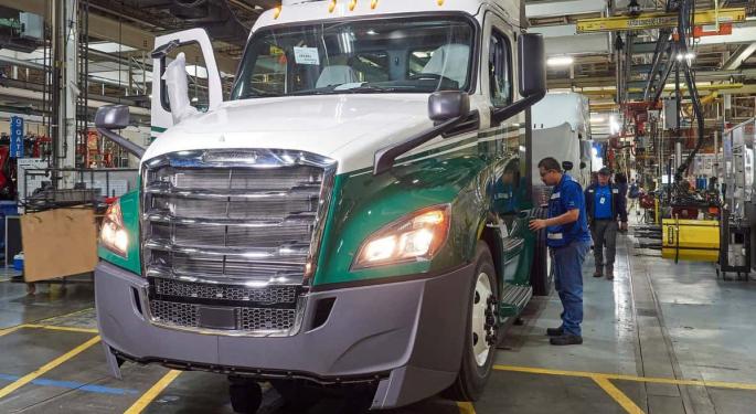 Daimler, PACCAR Join Rivals In Suspending Truck Production